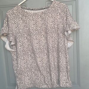 BCBGMAXAZRIA women’s medium leopard shirt, ruffle cute sleeves